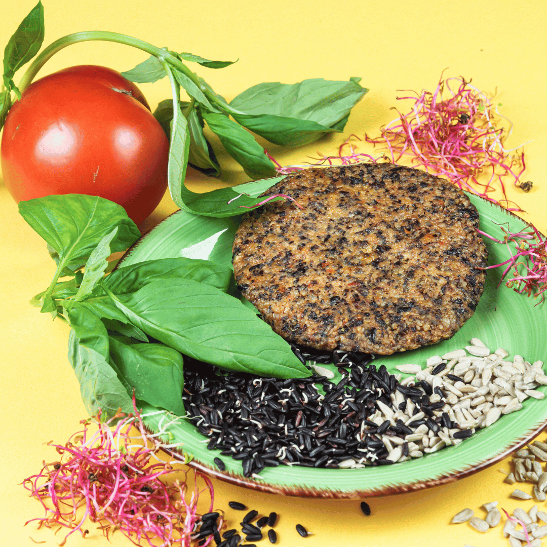 Burger di riso venere, pomodoro e basilico